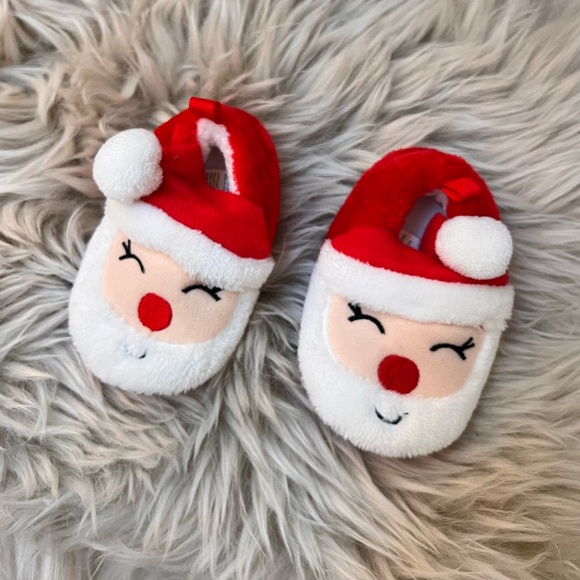 Adorable Baby Christmas Santa Slippers 12-18 Months - Boy or Girl - brand new! - Picture 5 of 10